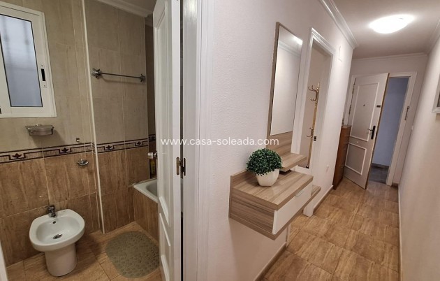 Herverkoop - Appartement / flat - Torrevieja - Estacion Autobuses