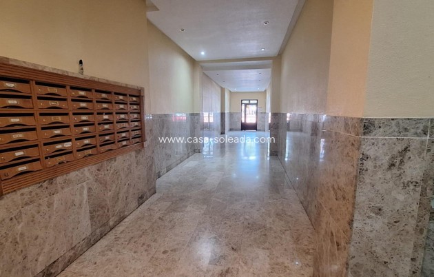 Herverkoop - Appartement / flat - Torrevieja - Estacion Autobuses