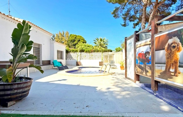 Resale - Villa - Orihuela Costa - Punta Prima