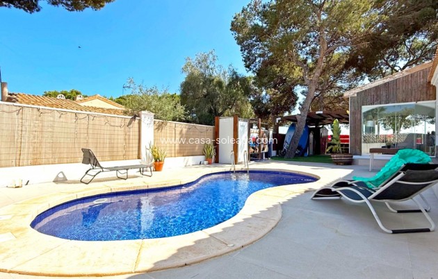 Resale - Villa - Orihuela Costa - Punta Prima
