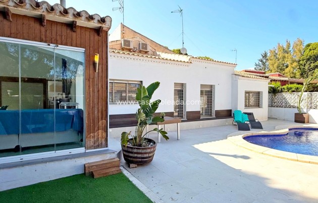 Resale - Villa - Orihuela Costa - Punta Prima