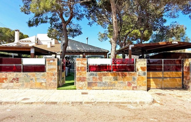 Resale - Villa - Orihuela Costa - Punta Prima