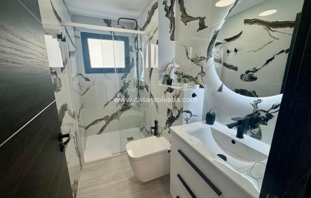Resale - Apartment / flat - Torrevieja - Costa Blanca