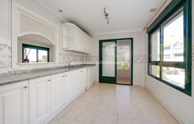 Resale - Apartment / flat - Orihuela Costa - Costa Blanca