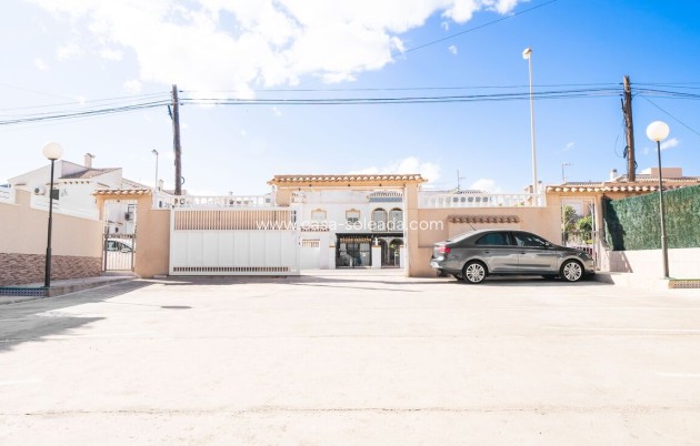 Resale - Apartment / flat - Torrevieja - Costa Blanca