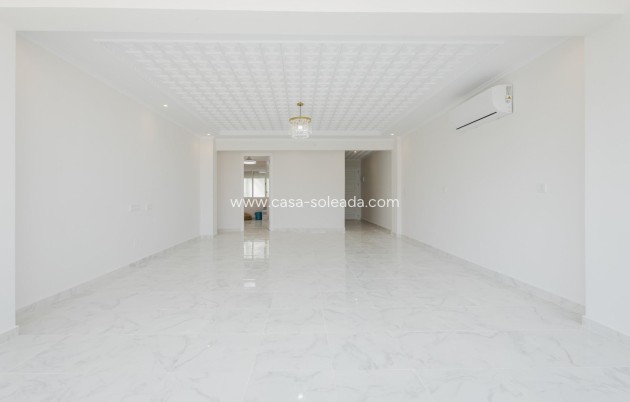 Resale - Apartment / flat - Torrevieja - Acequion