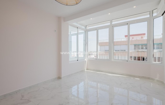 Resale - Apartment / flat - Torrevieja - Acequion