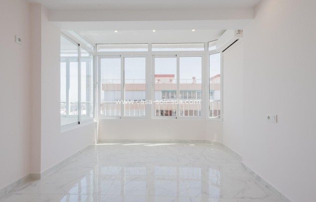 Resale - Apartment / flat - Torrevieja - Acequion