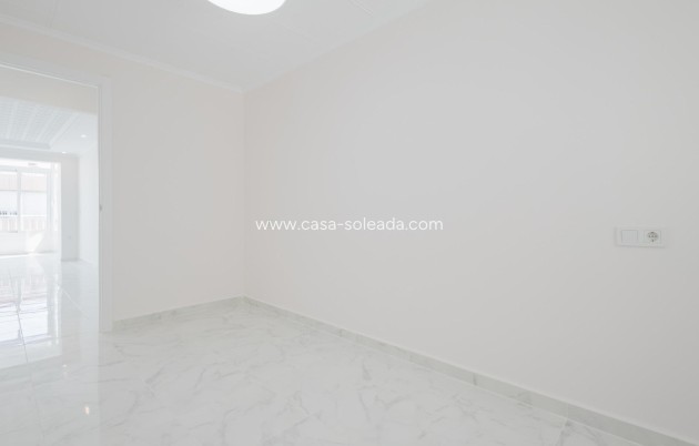 Resale - Apartment / flat - Torrevieja - Acequion