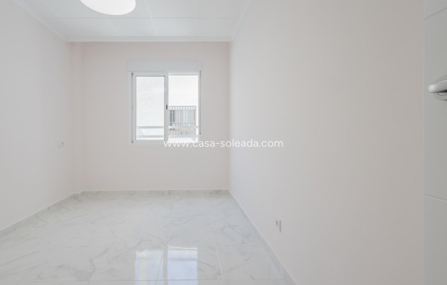 Resale - Apartment / flat - Torrevieja - Acequion