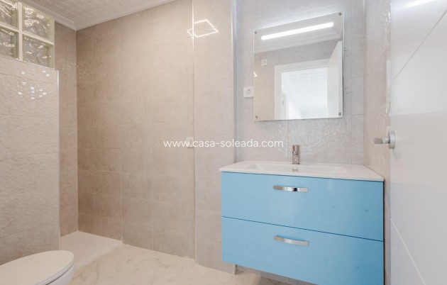 Resale - Apartment / flat - Torrevieja - Acequion