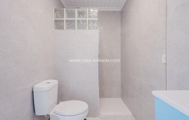 Resale - Apartment / flat - Torrevieja - Acequion