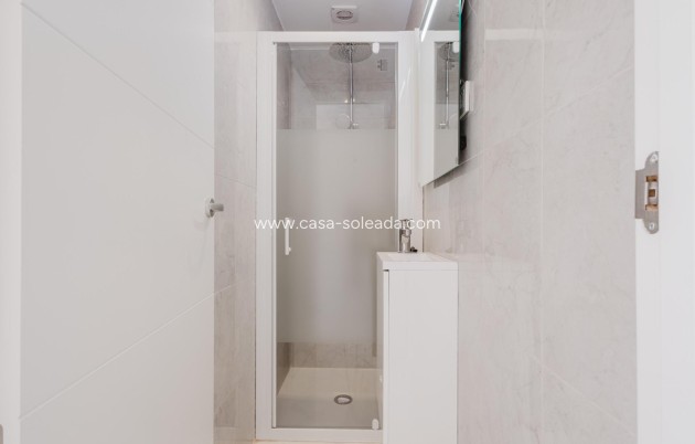 Resale - Apartment / flat - Torrevieja - Acequion