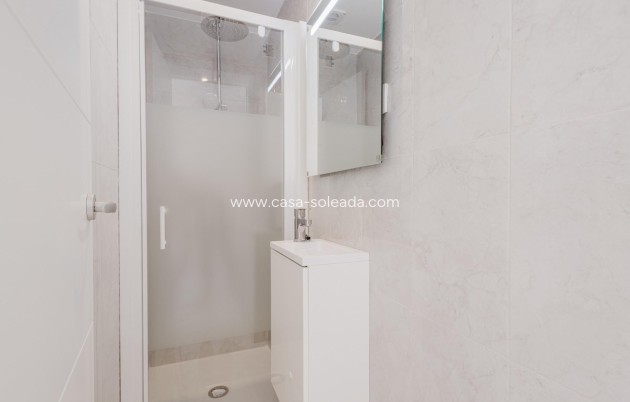 Resale - Apartment / flat - Torrevieja - Acequion