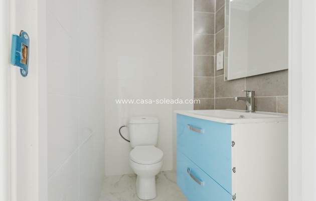 Resale - Apartment / flat - Torrevieja - Acequion