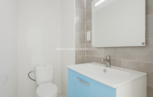 Resale - Apartment / flat - Torrevieja - Acequion