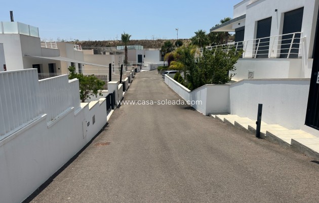 Resale - Villa - San Miguel de Salinas - Inland