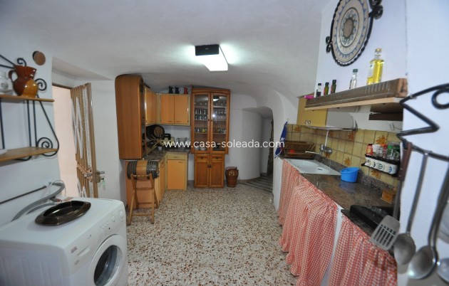 Resale - Country Property/Finca - Pinoso - Inland