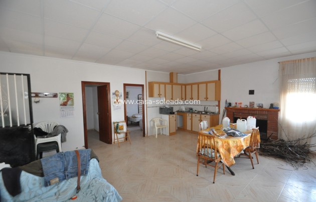 Resale - Country Property/Finca - Pinoso - Inland