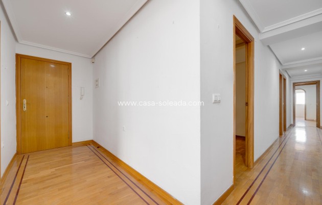Resale - Apartment / flat - Torrevieja - Costa Blanca