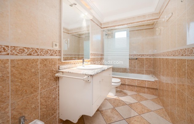Resale - Apartment / flat - Torrevieja - Costa Blanca
