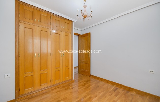 Resale - Apartment / flat - Torrevieja - Costa Blanca