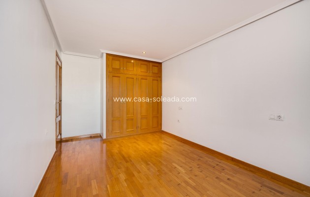 Resale - Apartment / flat - Torrevieja - Costa Blanca