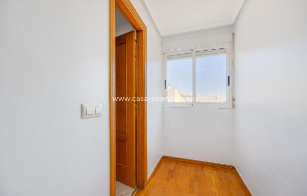 Resale - Apartment / flat - Torrevieja - Costa Blanca