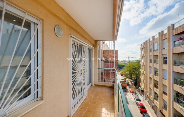 Resale - Apartment / flat - Torrevieja - Costa Blanca