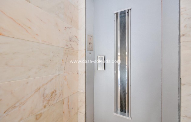 Resale - Apartment / flat - Torrevieja - Costa Blanca