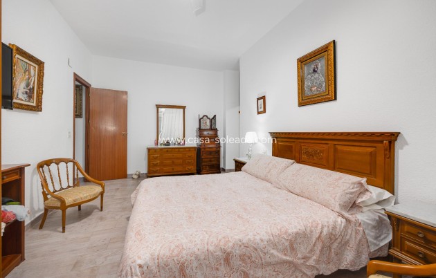 Resale - Apartment / flat - Torrevieja - Costa Blanca