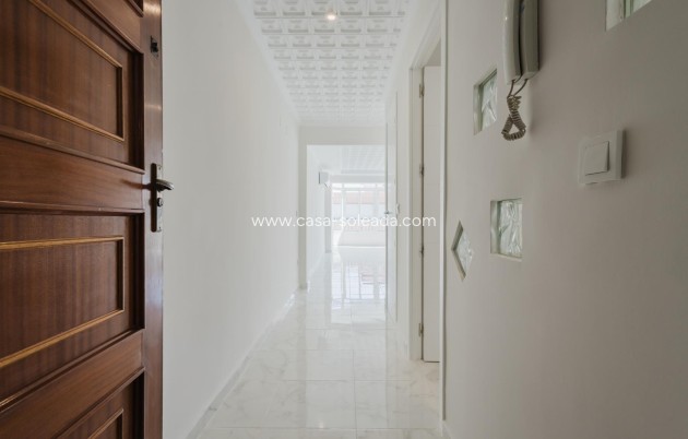 Resale - Apartment / flat - Torrevieja - Costa Blanca