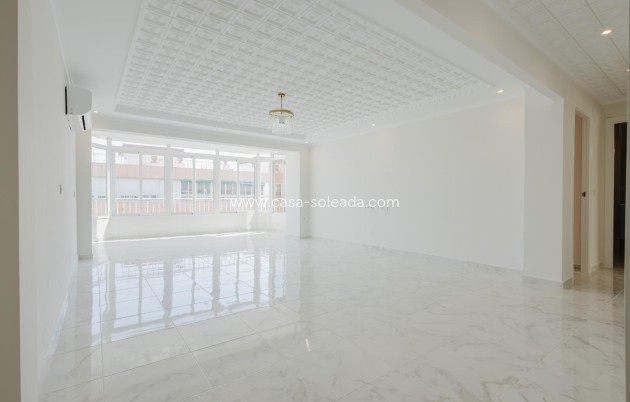 Resale - Apartment / flat - Torrevieja - Costa Blanca