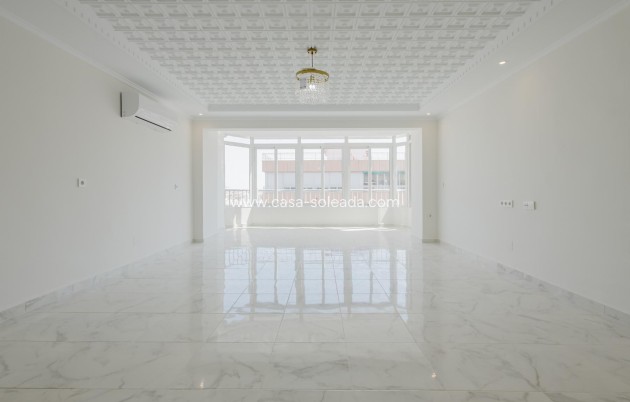 Resale - Apartment / flat - Torrevieja - Costa Blanca