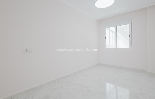 Resale - Apartment / flat - Torrevieja - Costa Blanca