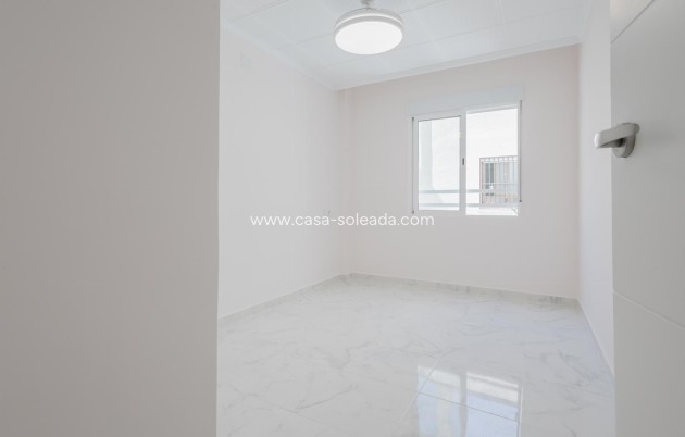 Resale - Apartment / flat - Torrevieja - Costa Blanca