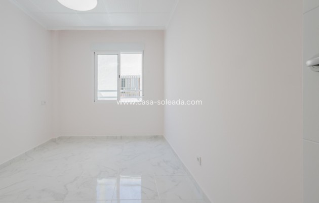 Resale - Apartment / flat - Torrevieja - Costa Blanca