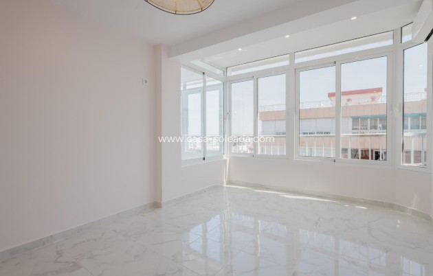 Resale - Apartment / flat - Torrevieja - Costa Blanca
