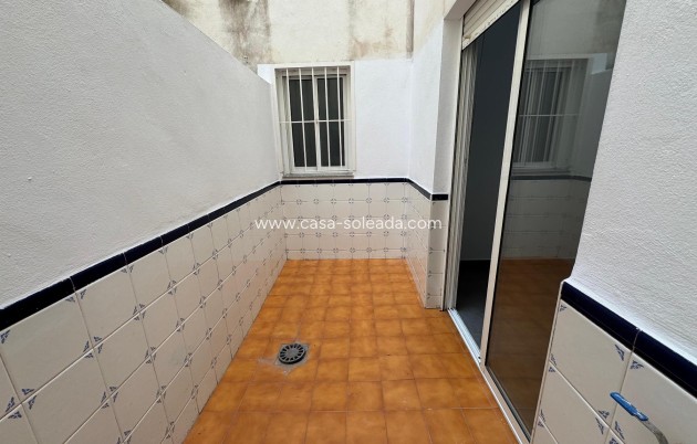 Resale - Apartment / flat - Almoradí - Inland