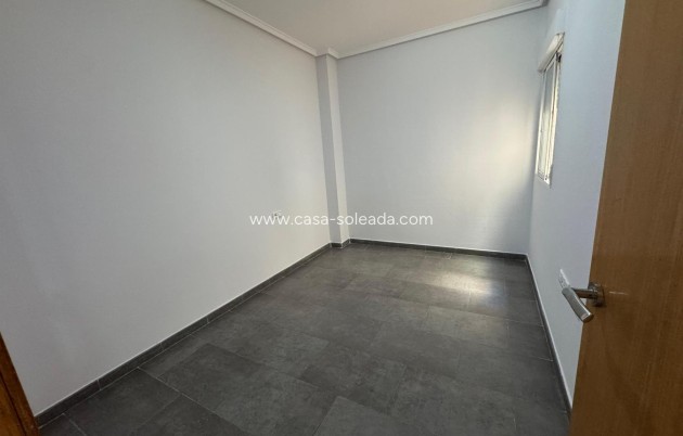 Resale - Apartment / flat - Almoradí - Inland