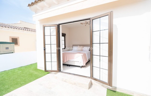 Herverkoop - Villa - Playa Flamenca - Costa Blanca