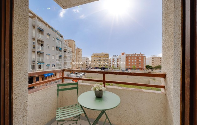 Reventa - Apartamento / piso - Torrevieja - Estacion Autobuses
