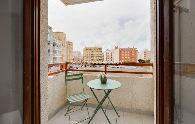 Reventa - Apartamento / piso - Torrevieja - Estacion Autobuses