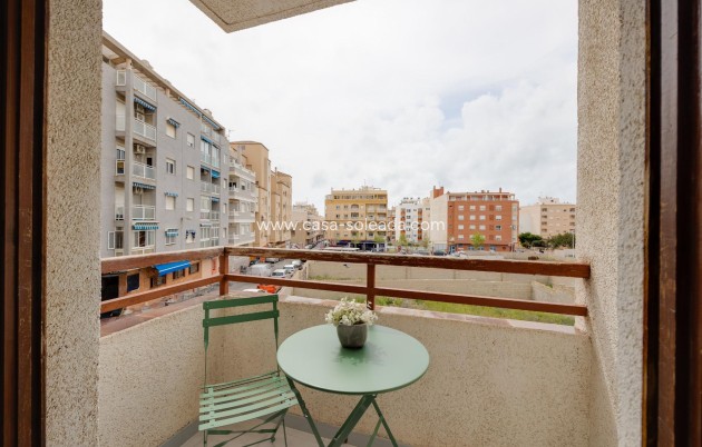 Reventa - Apartamento / piso - Torrevieja - Estacion Autobuses
