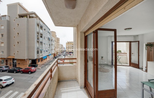 Reventa - Apartamento / piso - Torrevieja - Estacion Autobuses