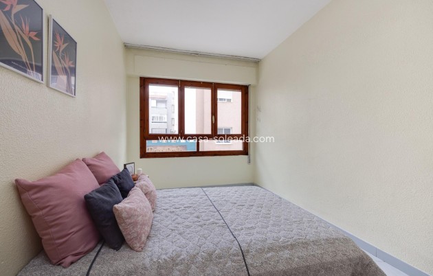 Reventa - Apartamento / piso - Torrevieja - Estacion Autobuses