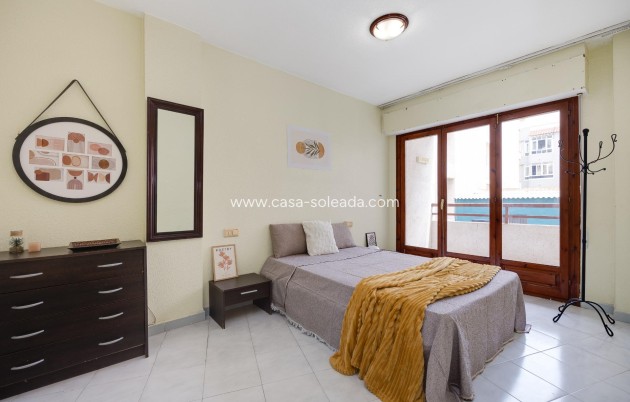Reventa - Apartamento / piso - Torrevieja - Estacion Autobuses