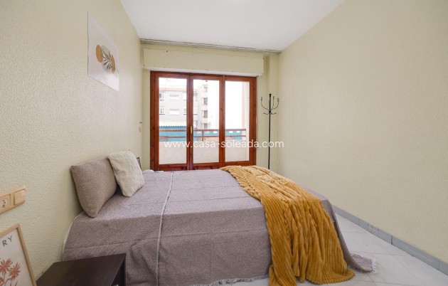 Reventa - Apartamento / piso - Torrevieja - Estacion Autobuses