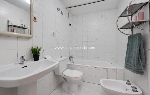 Reventa - Apartamento / piso - Torrevieja - Estacion Autobuses