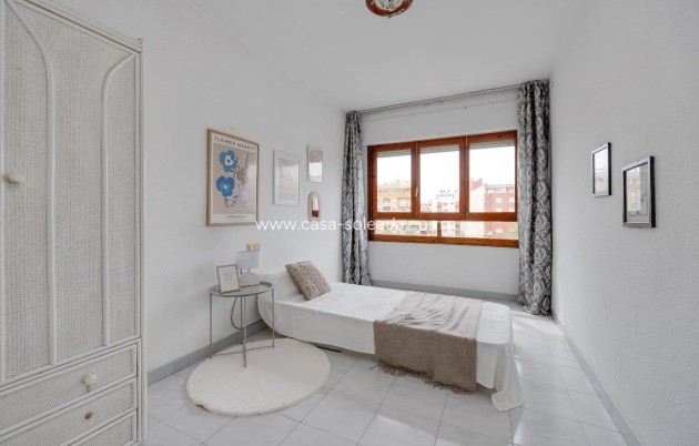 Reventa - Apartamento / piso - Torrevieja - Estacion Autobuses